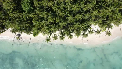 Tropical beach destination wedding in Panama