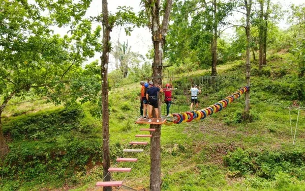 Parque Extremo aerial obstacle course at La Granja