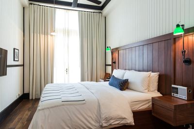 American Trade Hotel guestroom