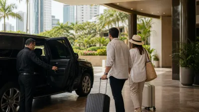 Transfert aéroport privé en attente devant un hôtel de Panama City
