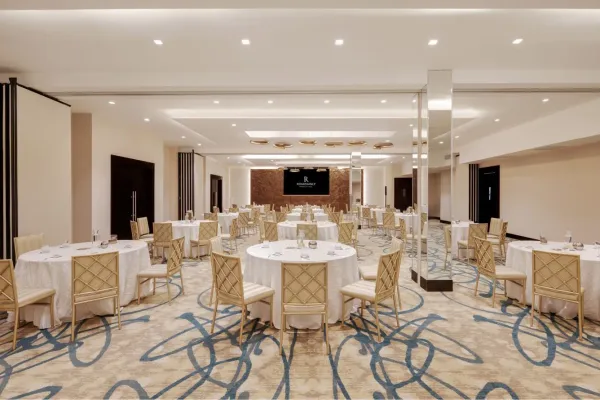 Shabbat dinner service at the hotel