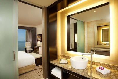 Hilton Panama guestroom