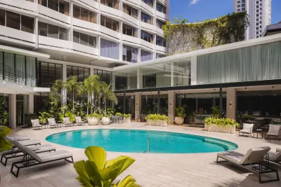 Piscina del Hotel Renaissance Ciudad de Panamá - Semana de la Yeshiva en Panamá
